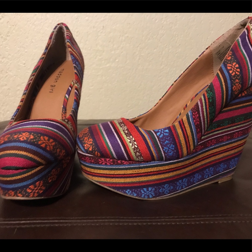 Madden girl wedges